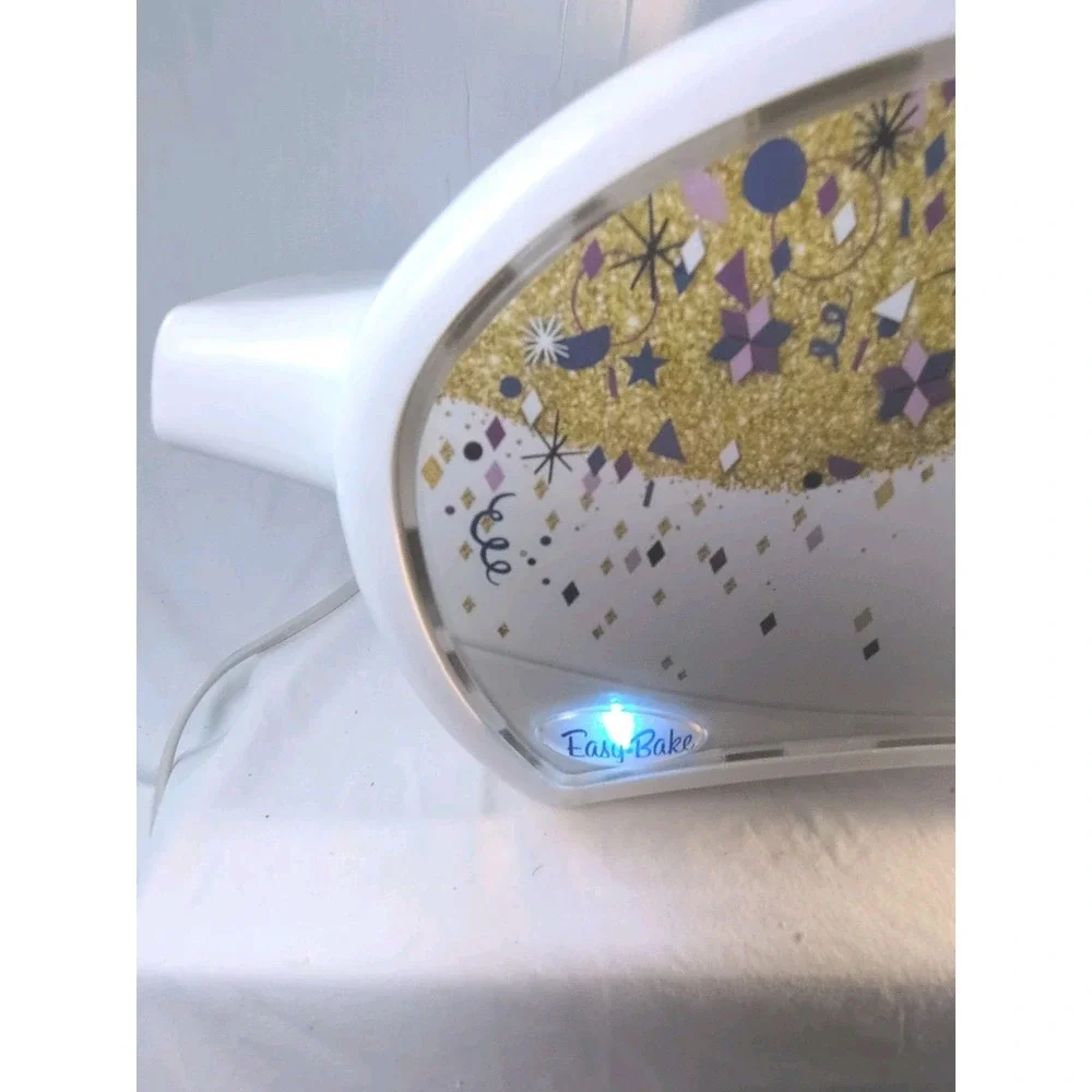 :Easy-Bake Ultimate Oven Hasbro 2015 Model E6120 Working Light Tested Purple W